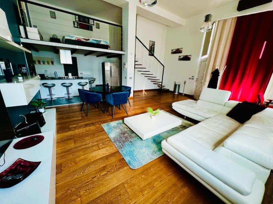 Moderno Loft Alle Porte Di Milano - 115Mq - 3 Posti Cormano Luaran gambar